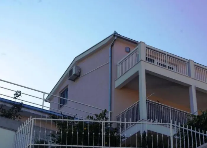 Erdgeschosswohnung Mit Terrasse Und Meerblick By Interhome