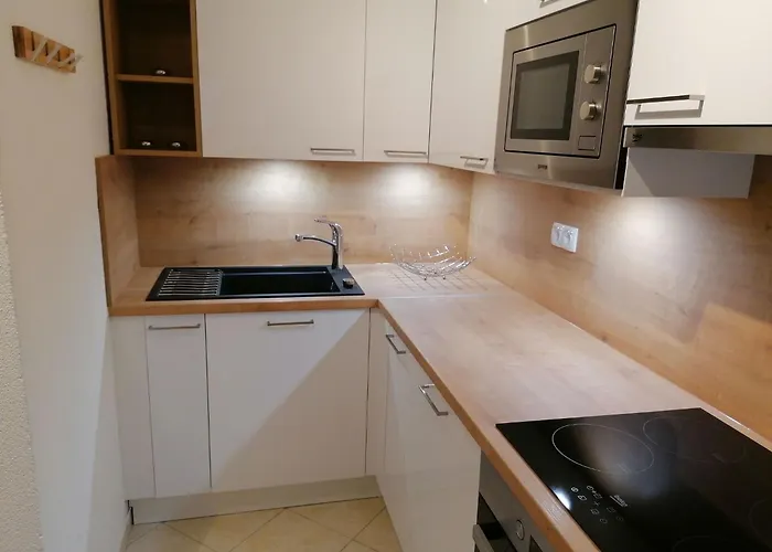 Erdgeschosswohnung Mit Terrasse Und Meerblick By Interhome Appartement *